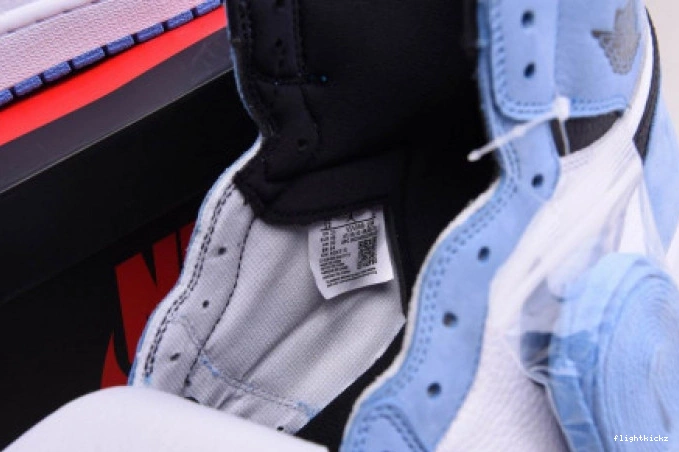 WHITE 1 555088-134 UNIVERSITY BLACK AIR RETRO JORDAN BLUE HIGH 0809